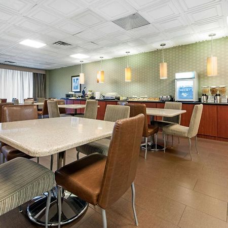 Quality Inn & Suites Charleston - Civic Center מראה חיצוני תמונה