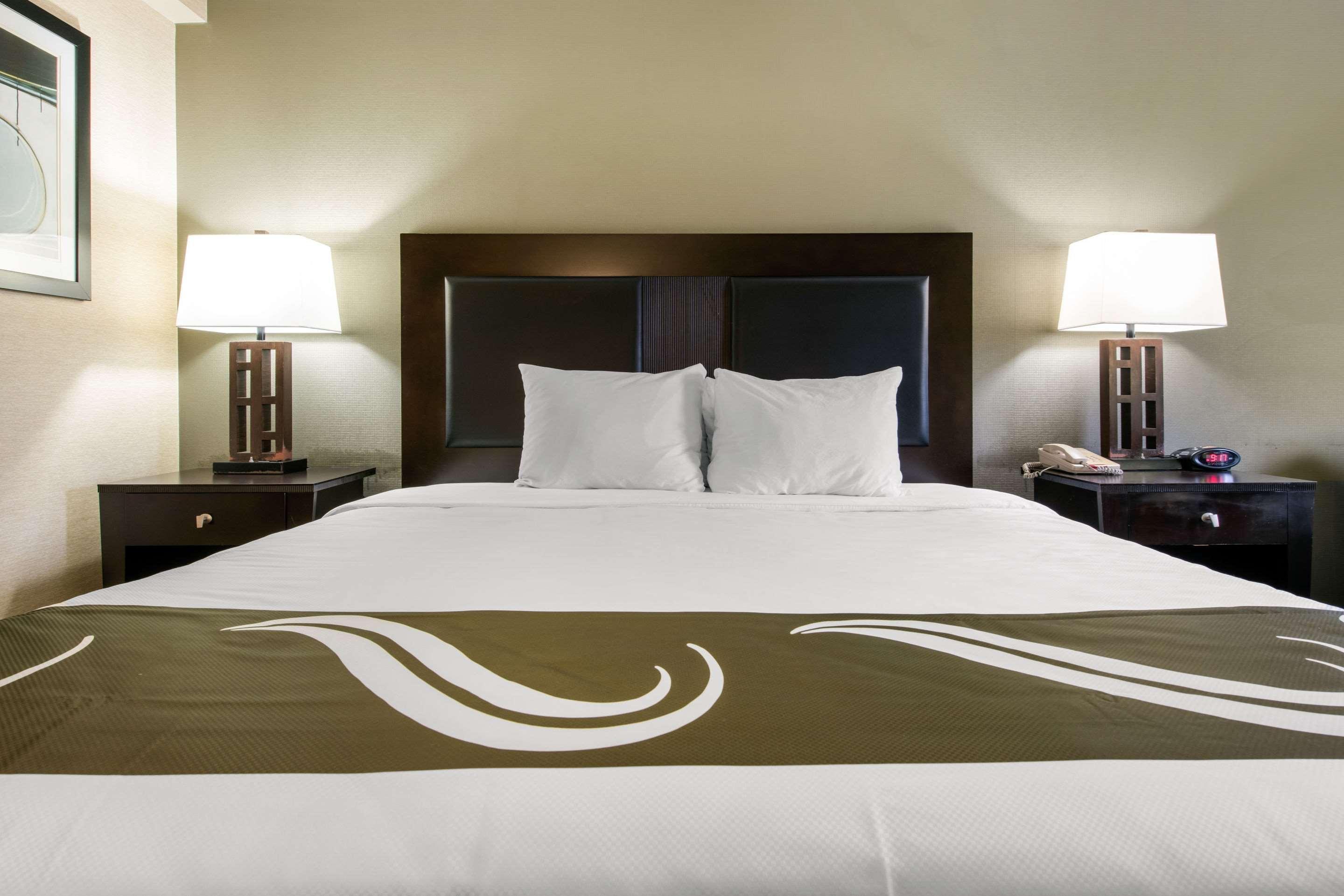 Quality Inn & Suites Charleston - Civic Center מראה חיצוני תמונה