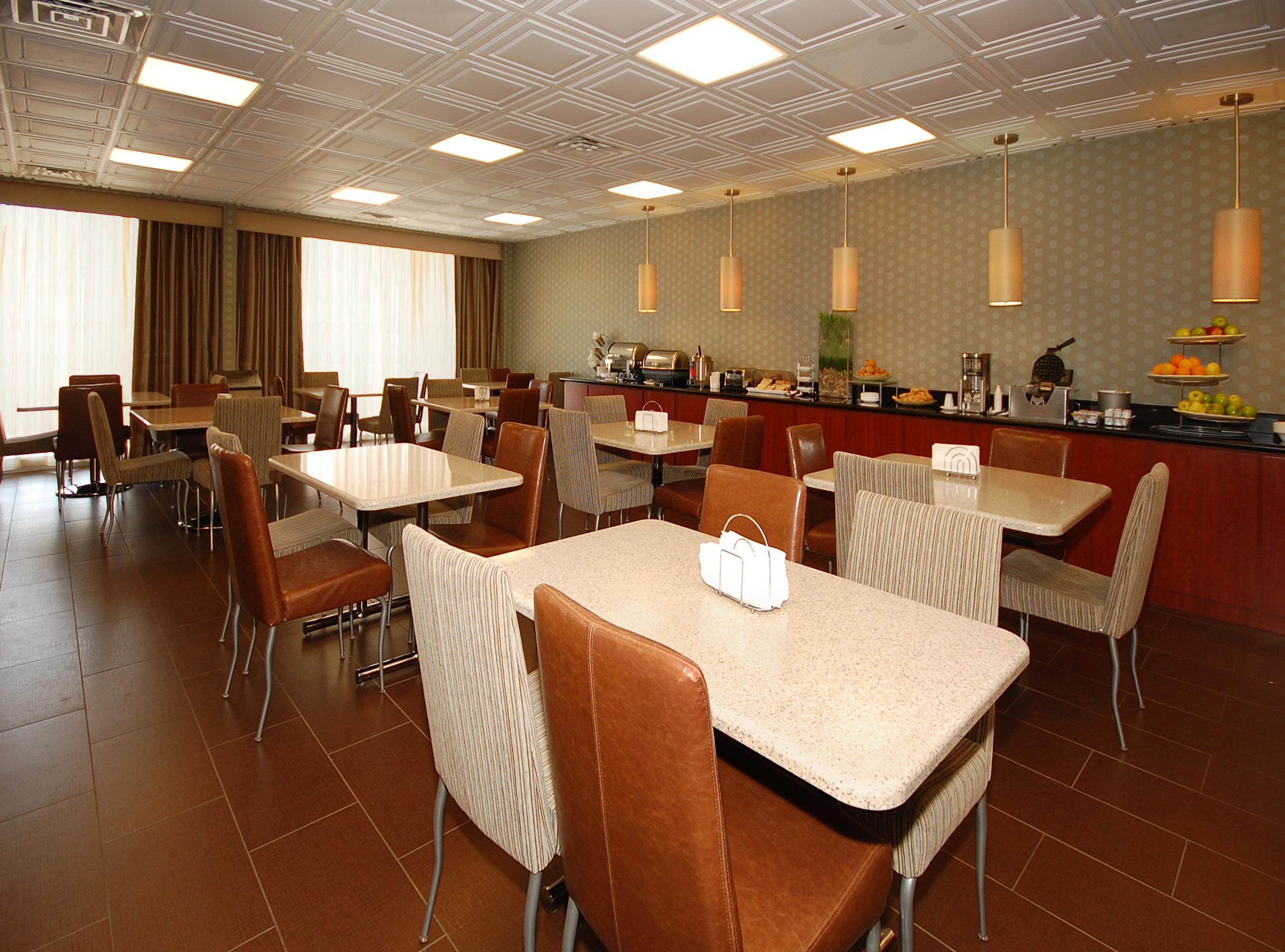 Quality Inn & Suites Charleston - Civic Center מראה חיצוני תמונה