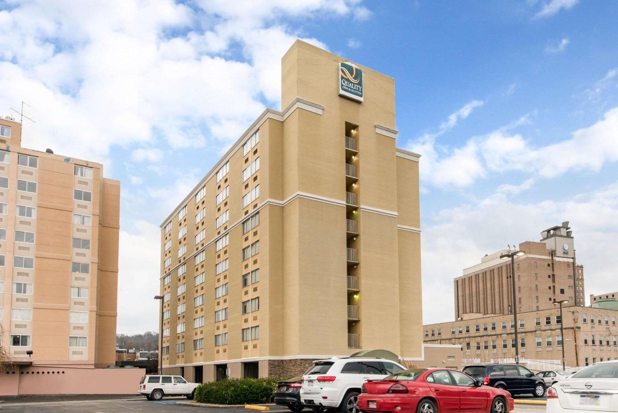 Quality Inn & Suites Charleston - Civic Center מראה חיצוני תמונה