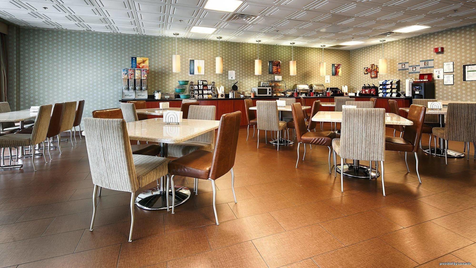 Quality Inn & Suites Charleston - Civic Center מראה חיצוני תמונה