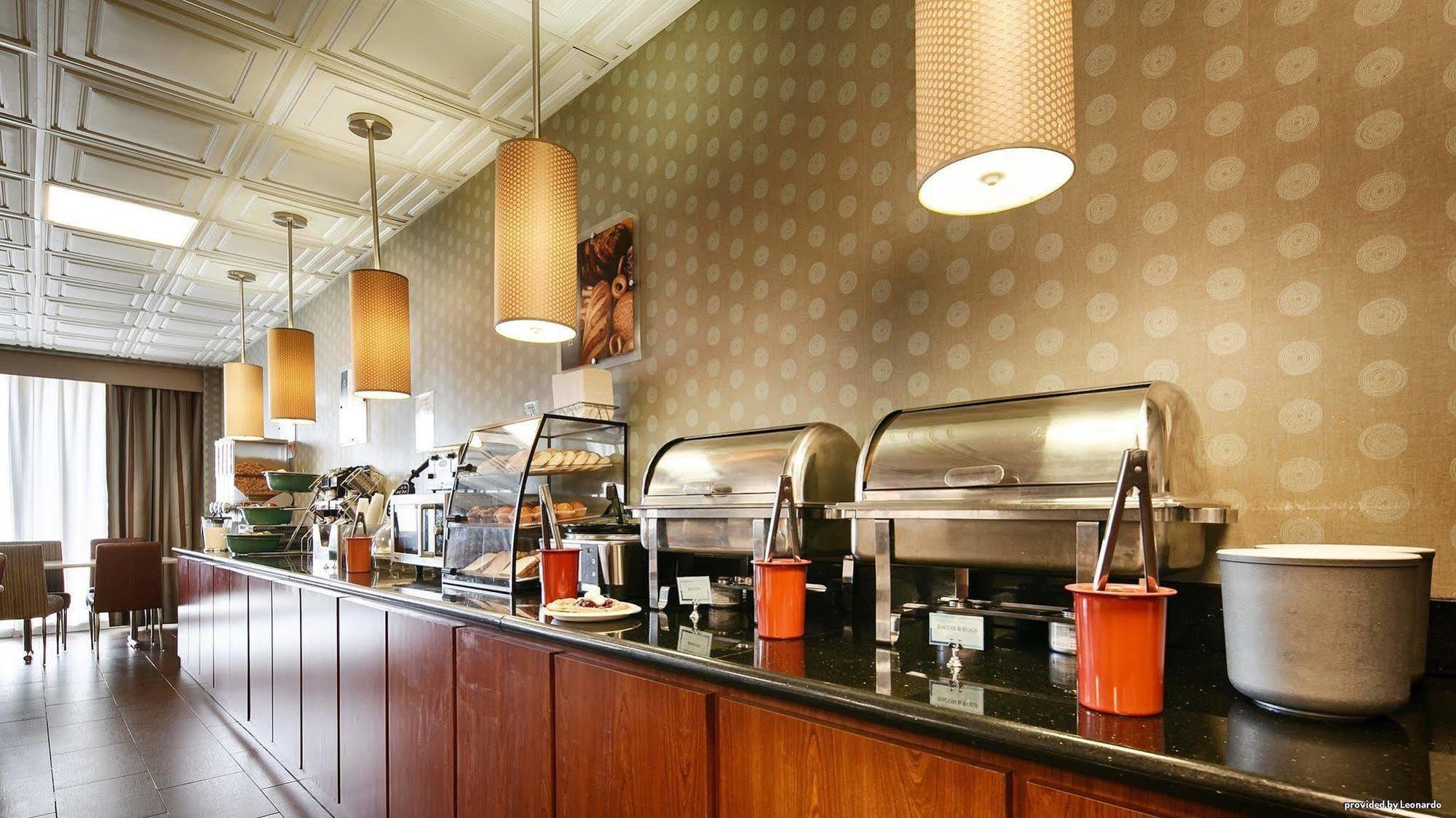 Quality Inn & Suites Charleston - Civic Center מראה חיצוני תמונה
