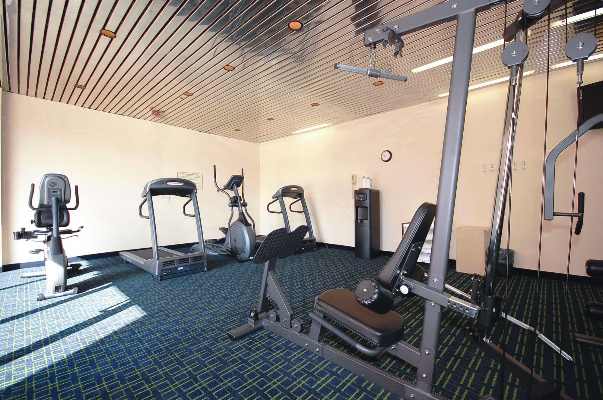 Quality Inn & Suites Charleston - Civic Center מראה חיצוני תמונה