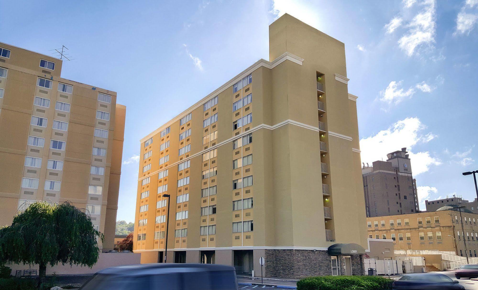 Quality Inn & Suites Charleston - Civic Center מראה חיצוני תמונה
