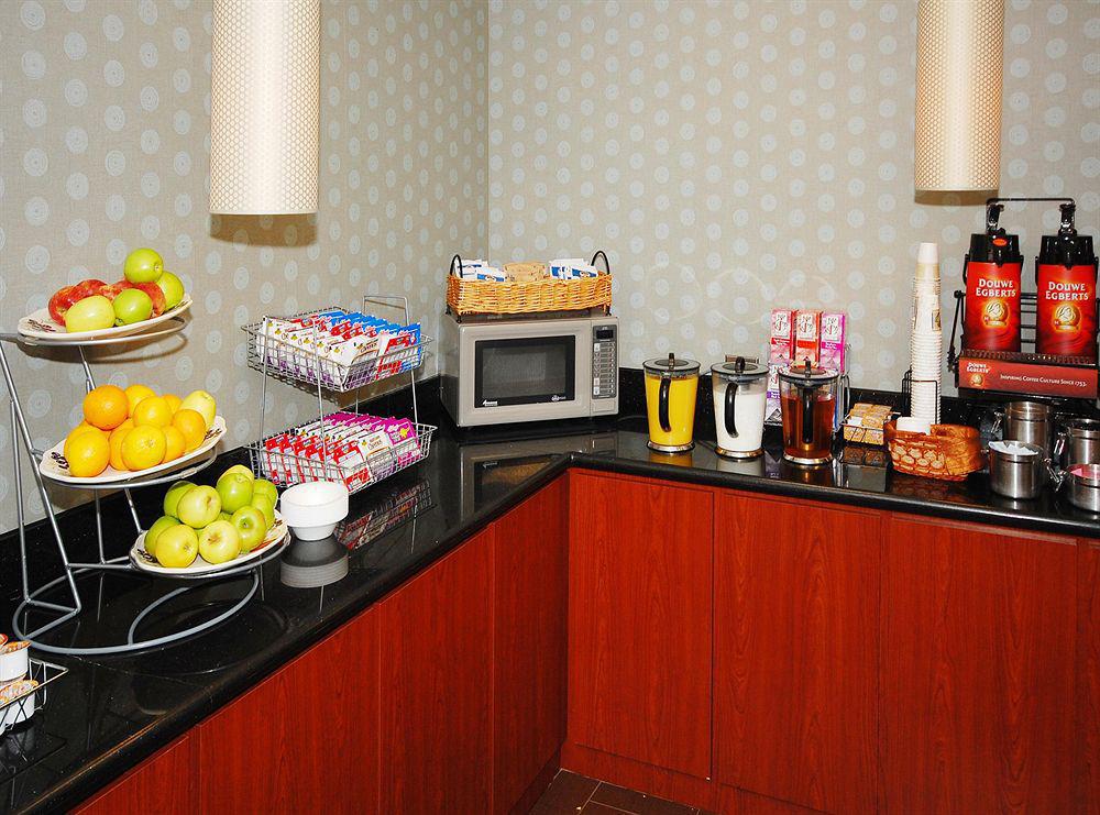Quality Inn & Suites Charleston - Civic Center מסעדה תמונה