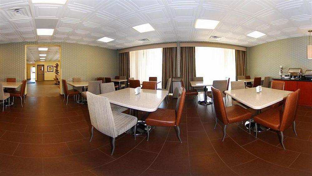 Quality Inn & Suites Charleston - Civic Center מראה חיצוני תמונה