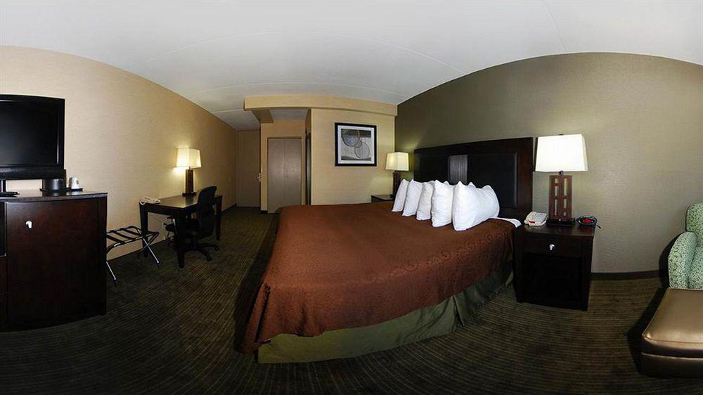 Quality Inn & Suites Charleston - Civic Center מראה חיצוני תמונה